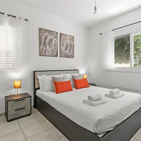Paradise Gardens Rooftop Apartment | Private Terrace & Pool By Vichy Holidays Apartamento Pafos