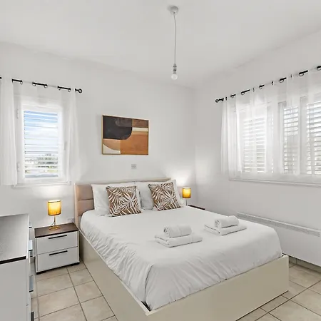 Appartement Paradise Gardens Rooftop Apartment | Private Terrace & Pool By Vichy Holidays