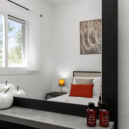 Paradise Gardens Rooftop Apartment | Private Terrace & Pool By Vichy Holidays * Paphos