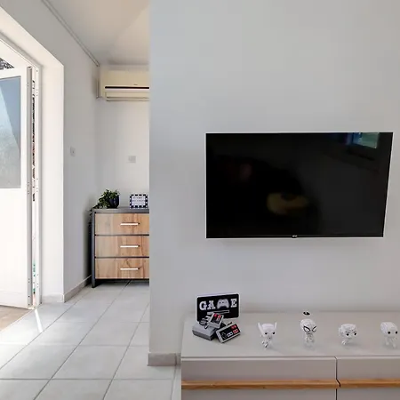Paradise Gardens Rooftop Apartment | Private Terrace & Pool By Vichy Holidays * Pafos